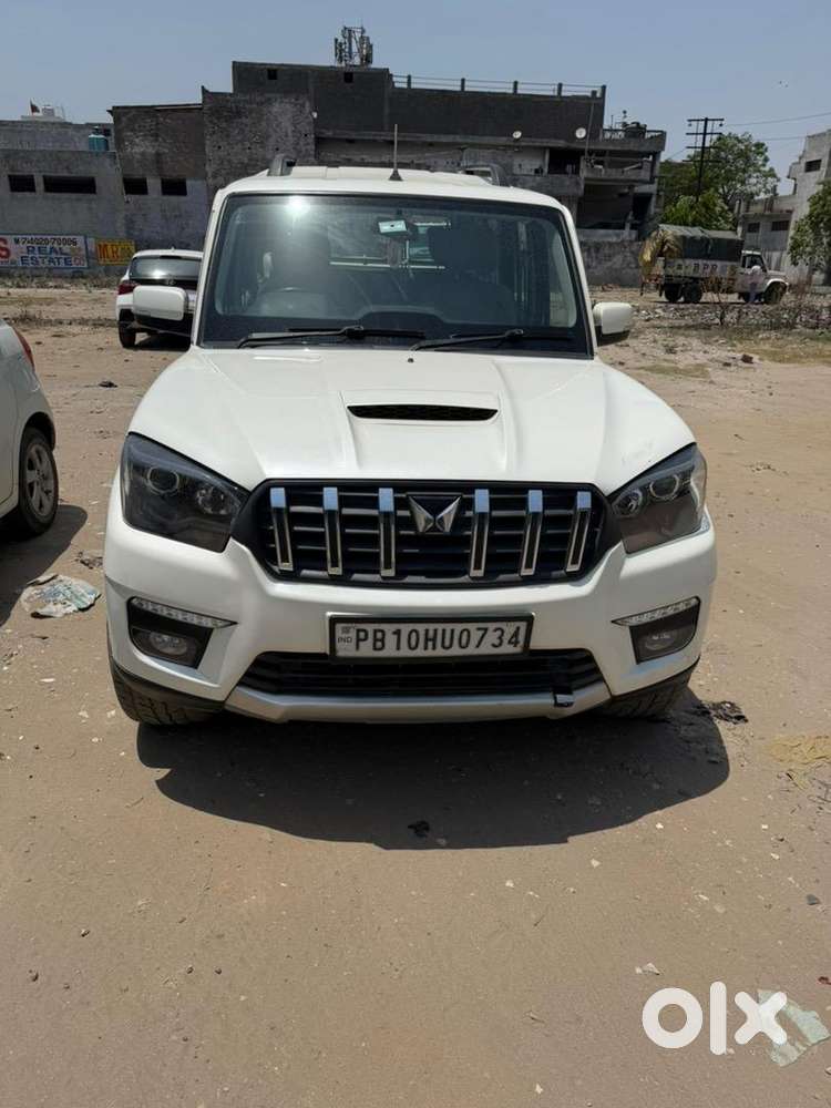 Mahindra Scorpio Classic S9