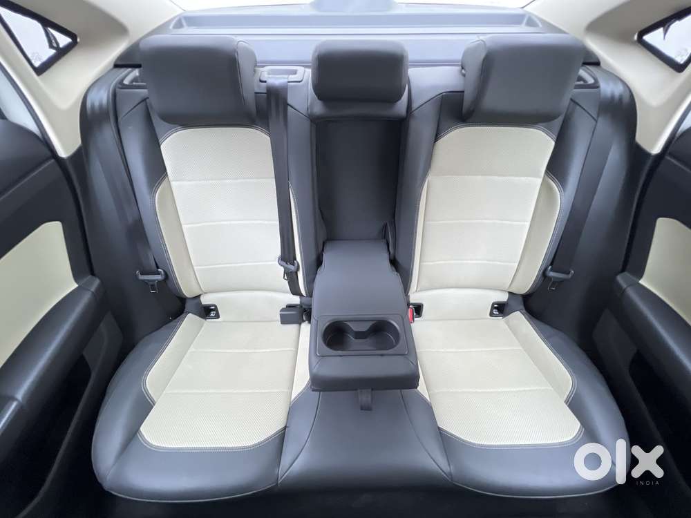 Skoda Slavia Style 1.0l Tsi Mt, 2022, Petrol