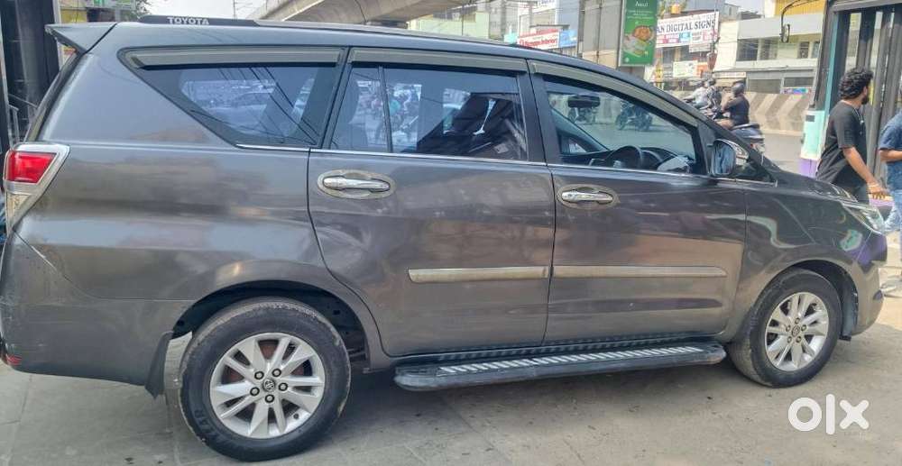 Toyota Innova Crysta 2.4 V 8 Str, 2017, Diesel