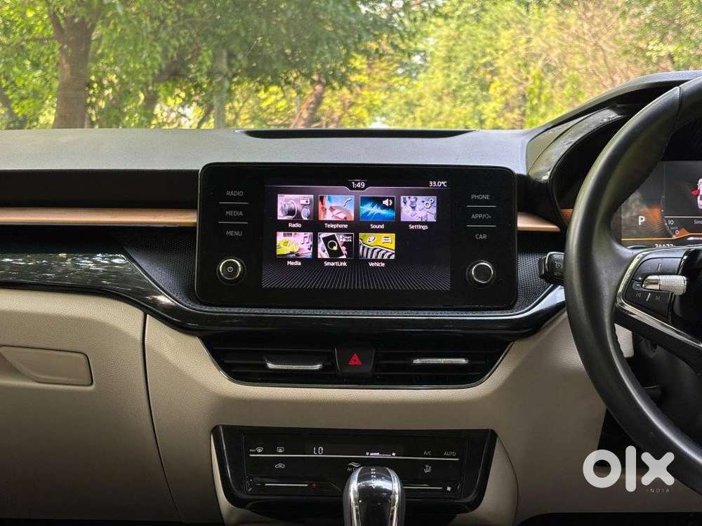 Skoda Slavia 1.0 Tsi Style At, 2023, Petrol