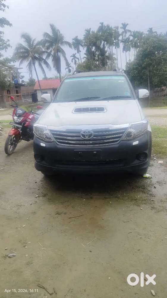 Toyota Fortuner 2015 Diesel 120000 Km Driven