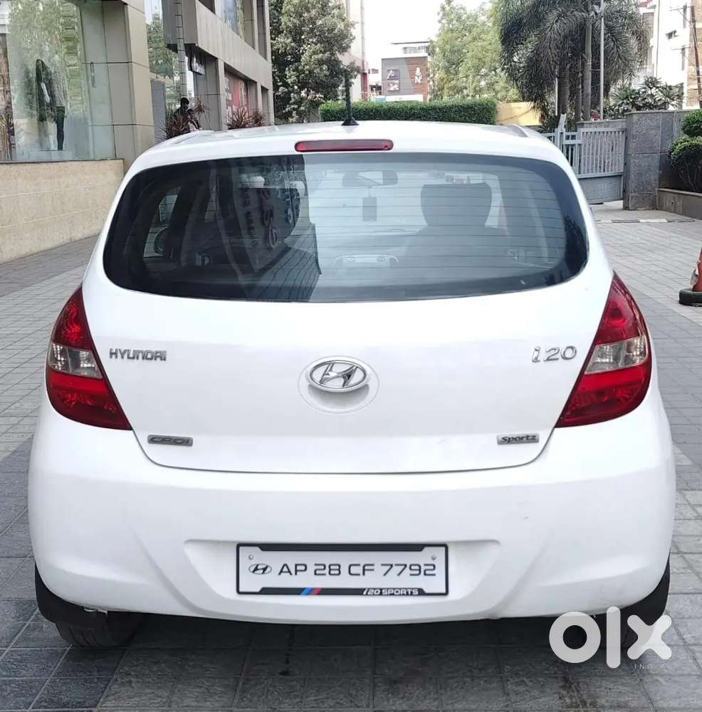 Hyundai New I20 2011 Dual Tone