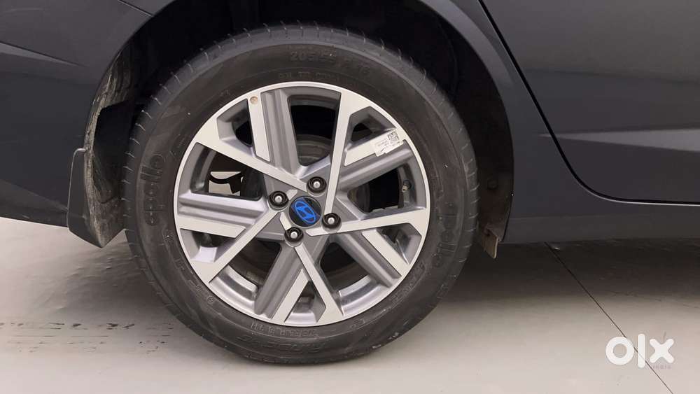 Hyundai Verna 1.5 Sx (o) Vtvt Ivt, 2024, Petrol