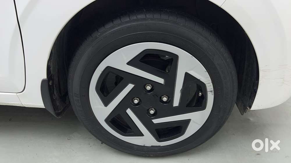 Hyundai Aura [2023-ongoing] 1.2 S Petrol Manual, 2025, Petrol