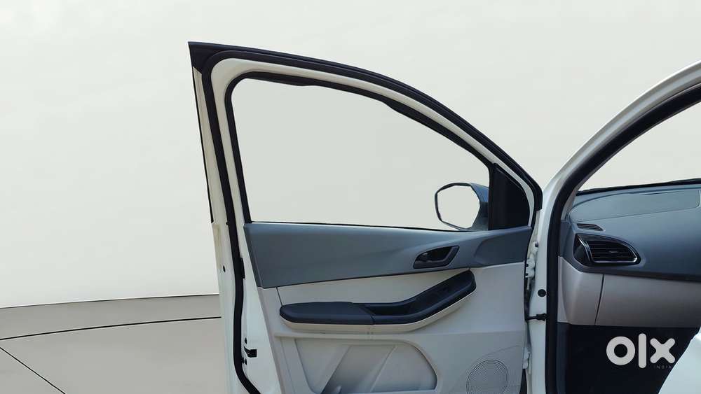 Tata Tiago 1.2 Revotron Xt Option, 2025, Petrol