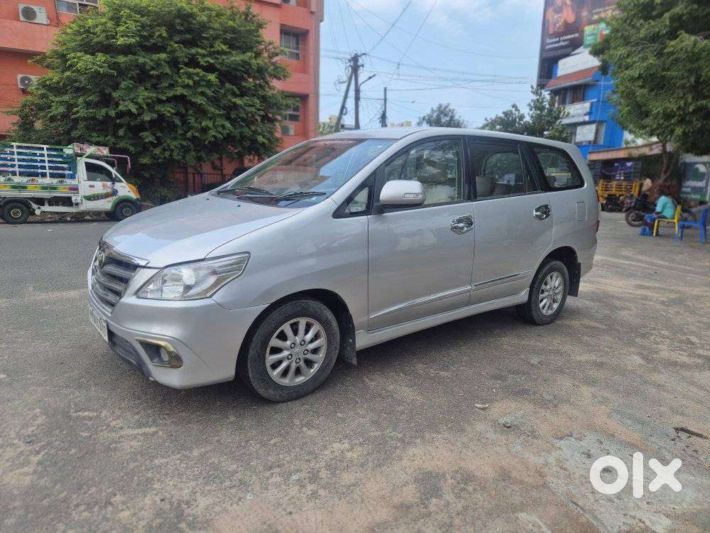 Toyota Innova 2.5 V 8 Str, 2014, Diesel