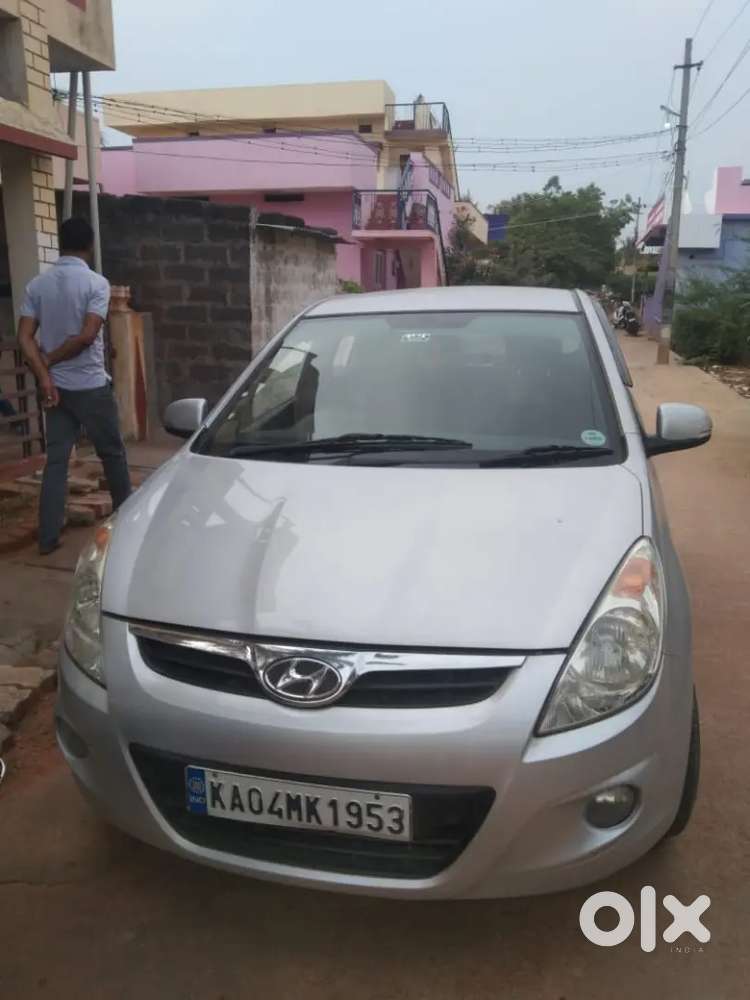 Hyundai New I20 2012 Diesel 120000 Km Driven