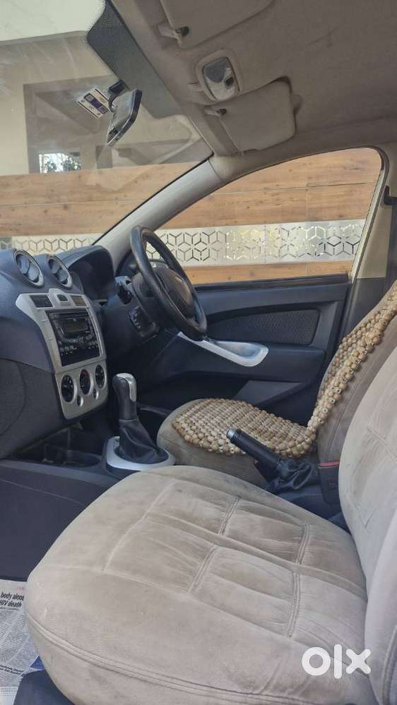 Ford Figo Petrol Titanium, 2014, Petrol