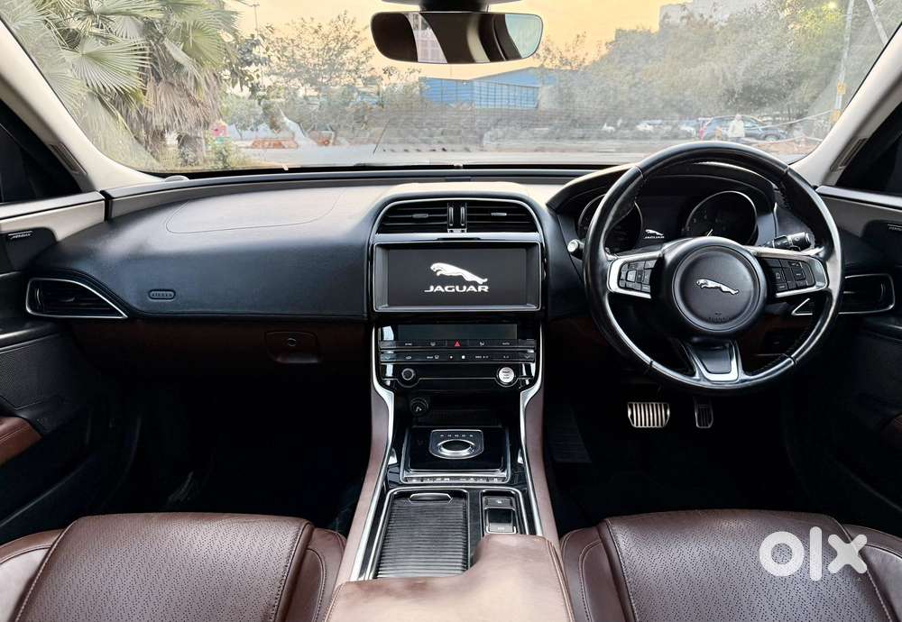 Jaguar Xe Portfolio, 2019, Petrol