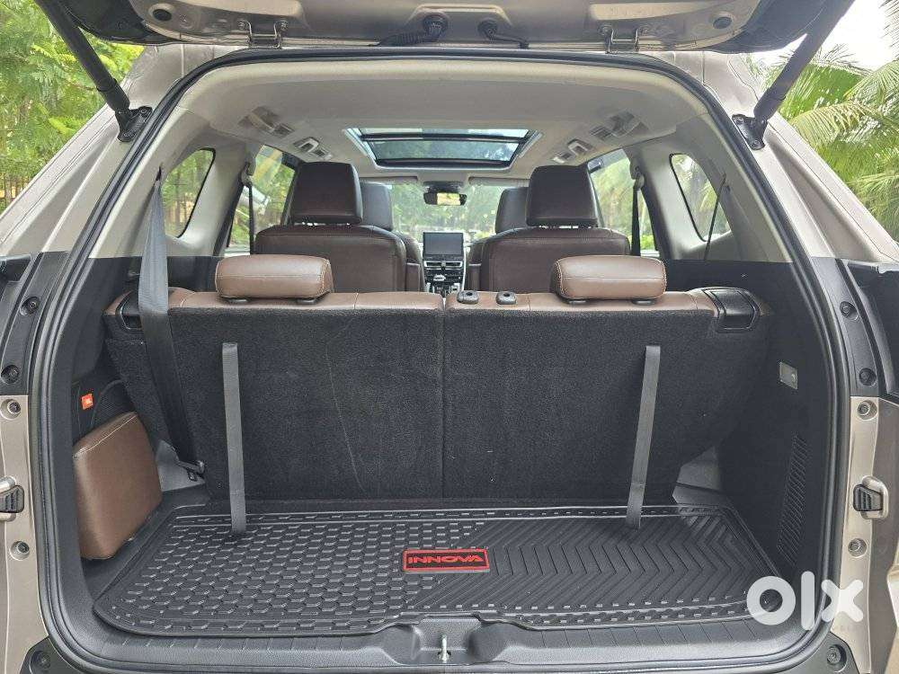 Toyota Innova Hycross 2.0 Zx (o) Hybrid 7 Str, 2024, Petrol
