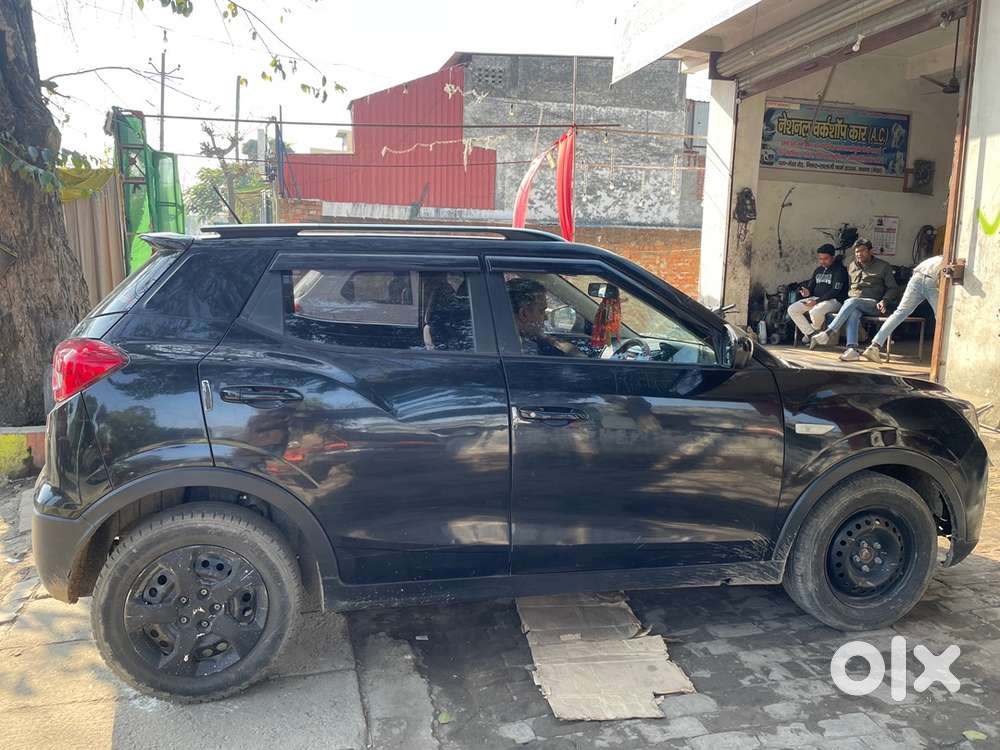 Mahindra Xuv300 2023 Diesel Well Maintained