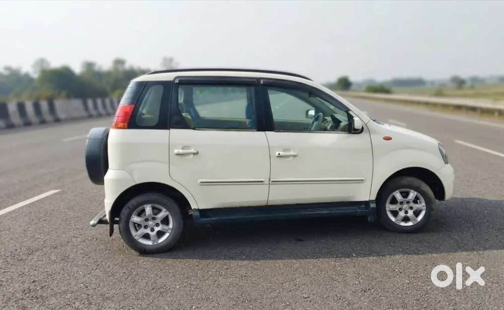 Mahindra Quanto 1.5 C8 2014
