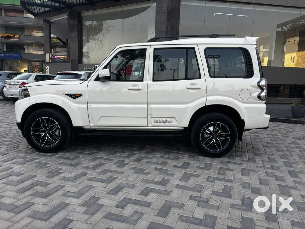 Mahindra Scorpio S6 Plus, 2016, Diesel