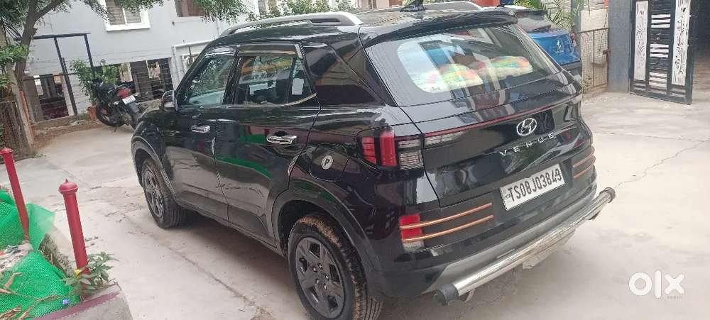 Hyundai Venue 2023 Petrol 45000 Km Driven