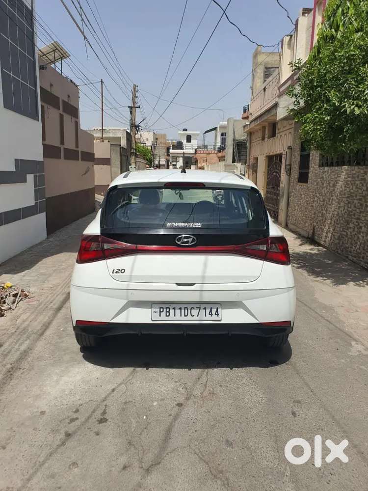 Hyundai I20 Megna 2023 White Only 13500km Driven For Sale