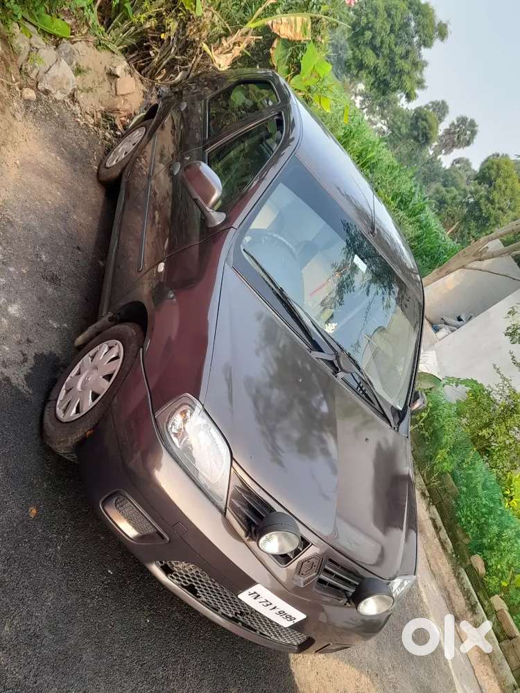 Mahindra Renault Logan 2011