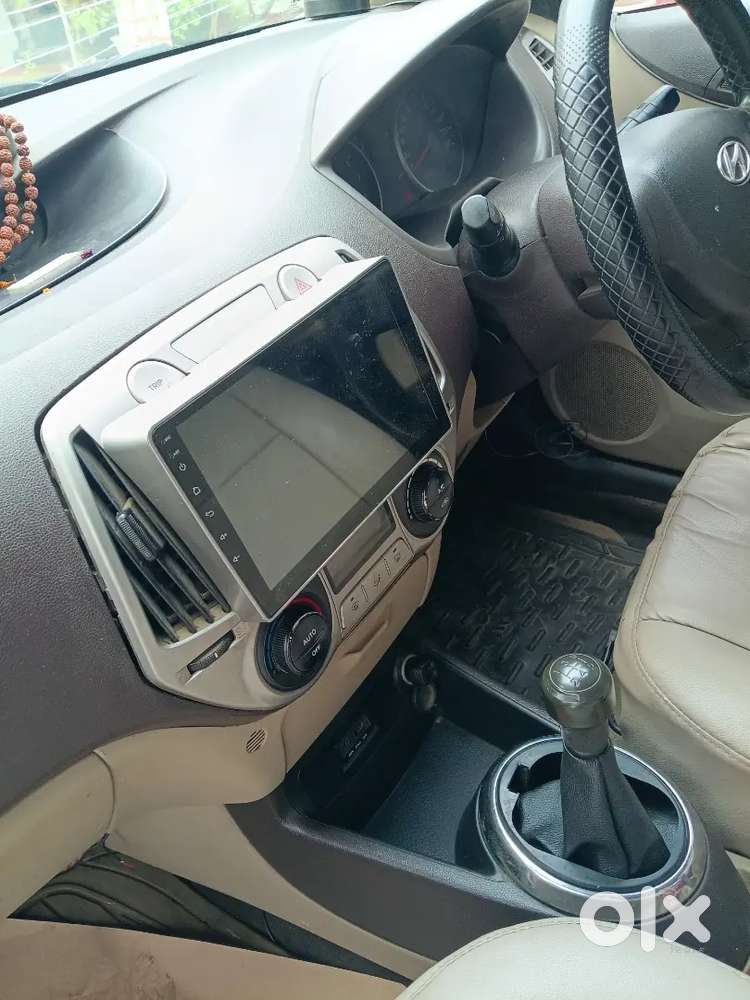 2012 Hyundai I20 Magna At Charon Tyre Nahin Hai Alloy Wheel Tab Screen