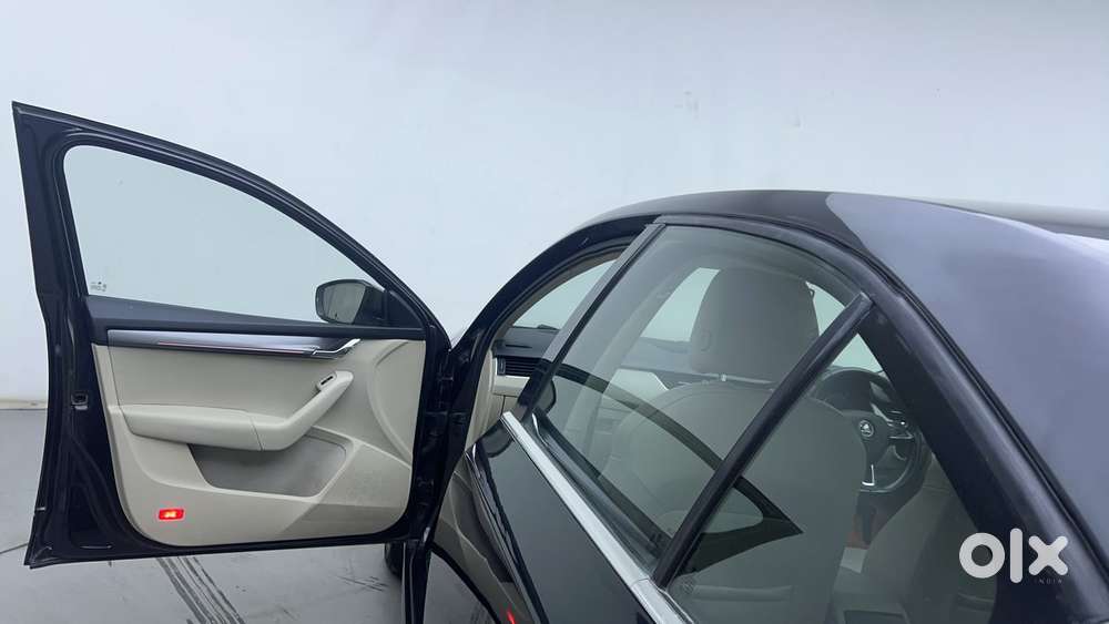 Skoda Octavia Elegance 1.8 Tsi At, 2017, Petrol