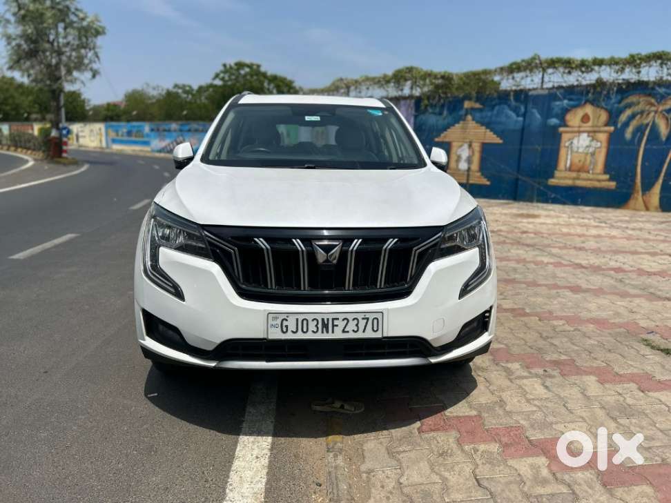 Mahindra Xuv700 2.0 Ax 5 Petrol At Str, 2023, Petrol