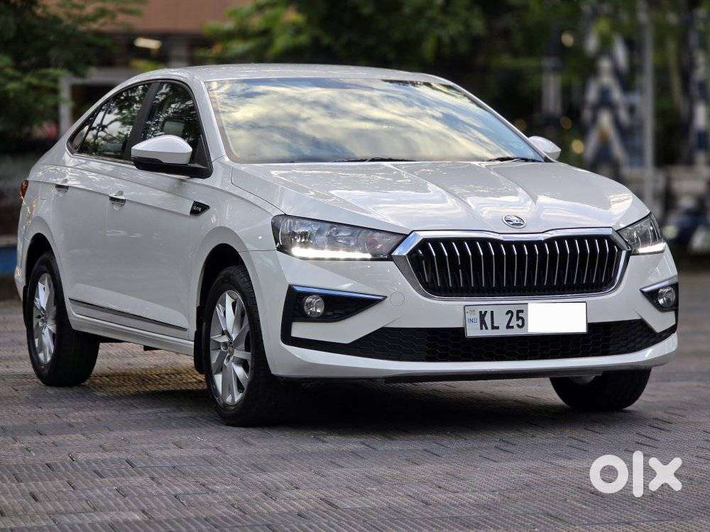 Skoda Slavia 1.0 Ambition Tsi At, 2023, Petrol