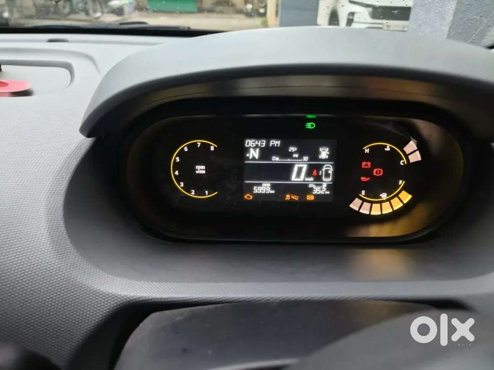 Tata Tiago 1.2 Revotron 2026 Petrol Automatic