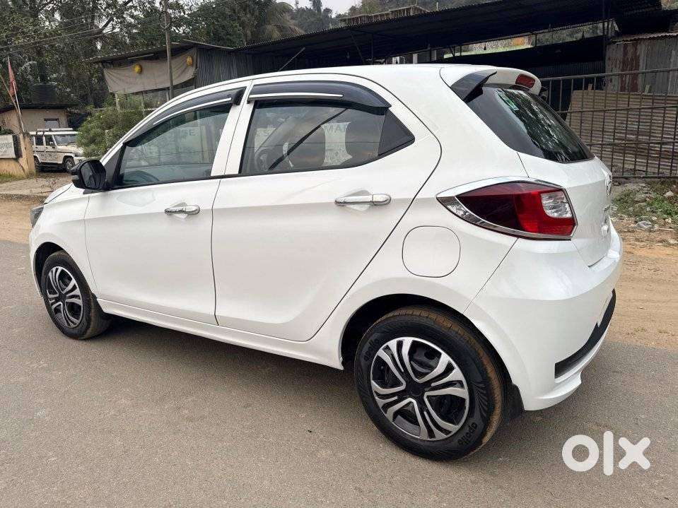 Tata Tiago 1.2 Revotron Xt (o), 2023, Petrol