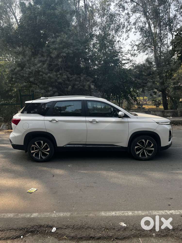 Mg Hector Plus Savvy Pro 1.5 Turbo Petrol Cvt 7 Str Dual Tone, 2023,..