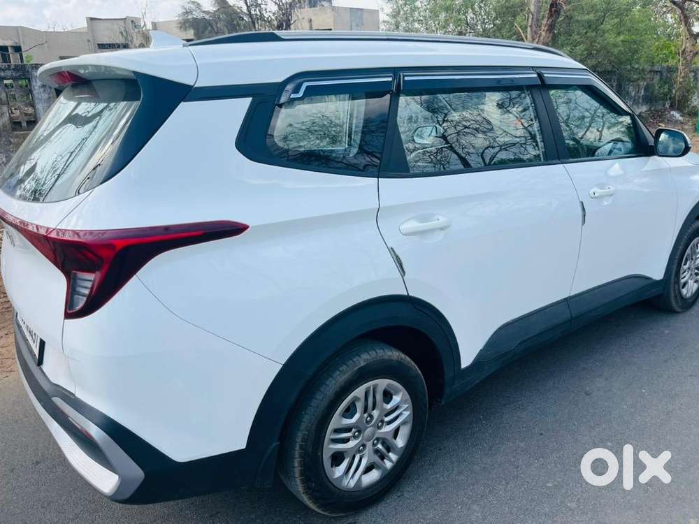 Kia Carens 2023 Petrol 17000 Km Driven