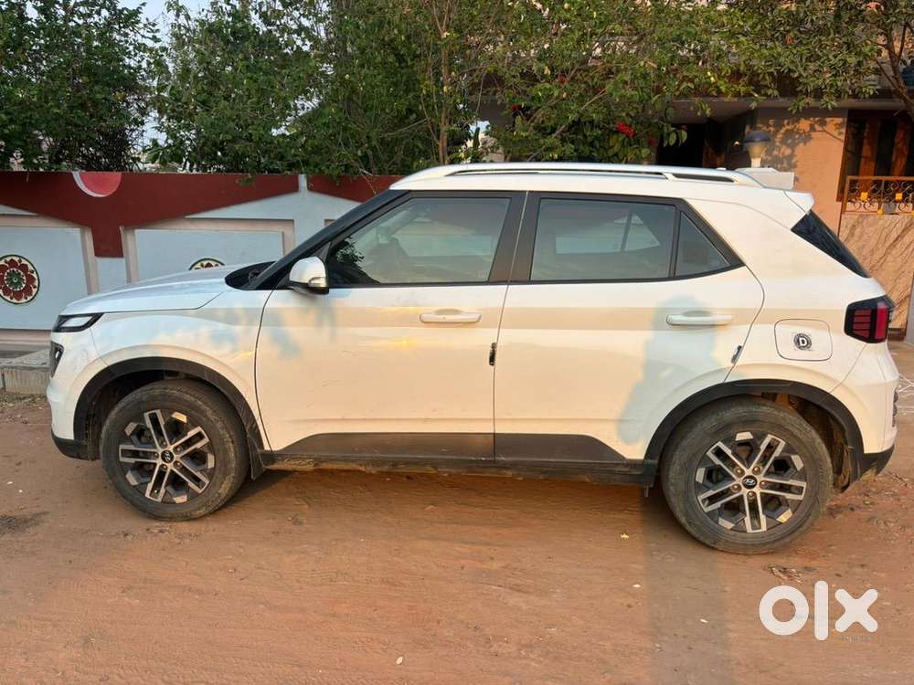 Hyundai Venue 2023 Diesel 55000 Km Driven