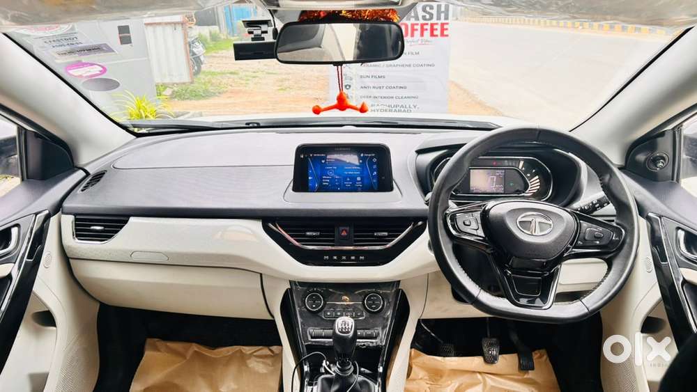 Tata Nexon Xz+s E20 | Excellent Mileage | 2.5 Yrs Old | Sunroof | 25k