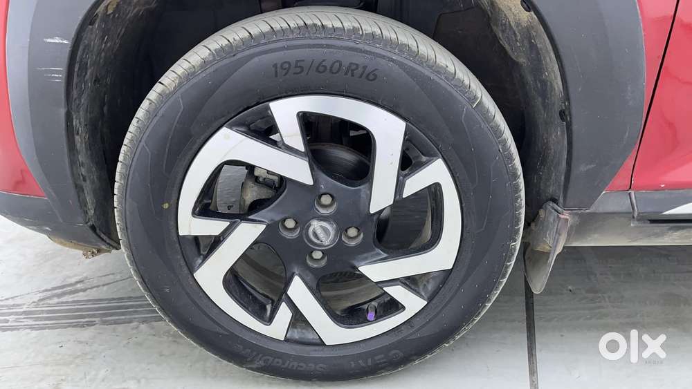 Nissan Magnite 1.0 Xv Premium Dual Tone, 2023, Petrol