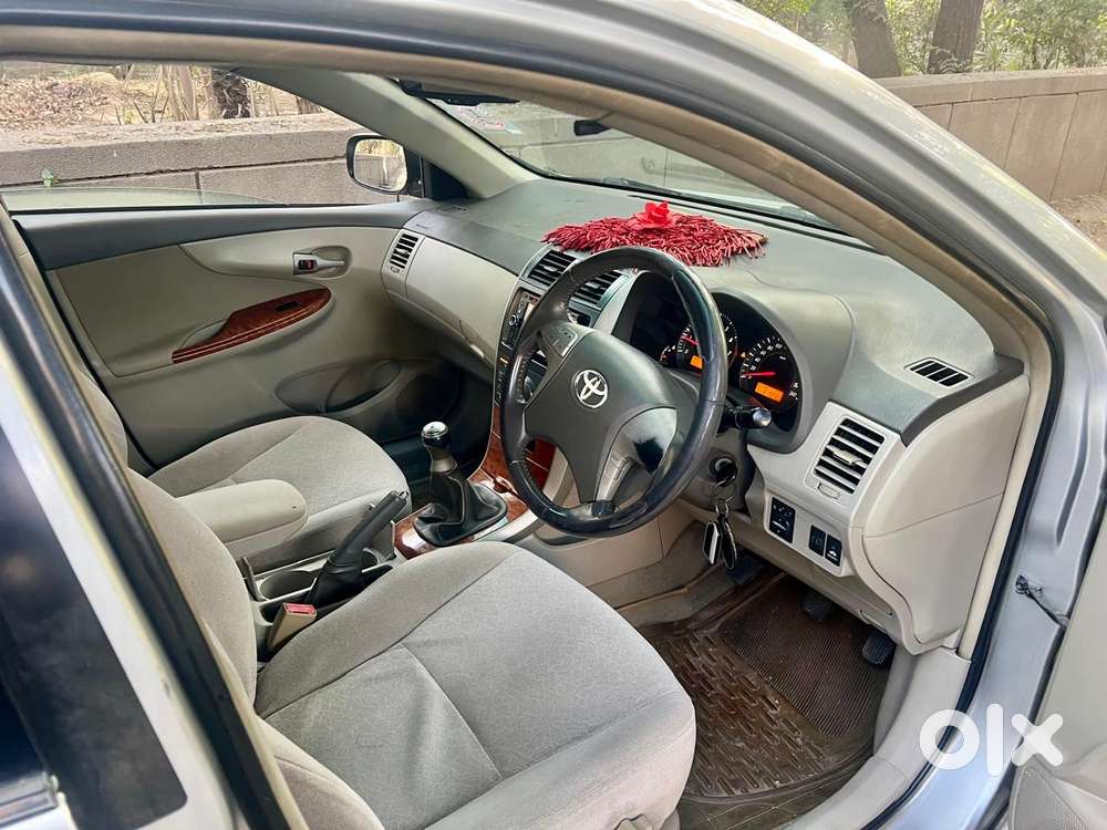 Toyota Corolla Altis 1.8 J, 2011, Petrol