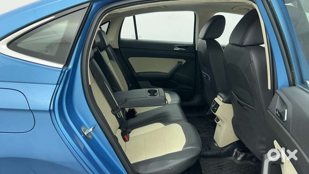 Skoda Slavia Style 1.0l Tsi At, 2023, Petrol