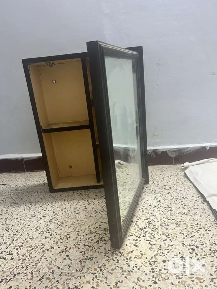 Mirror cupbourd