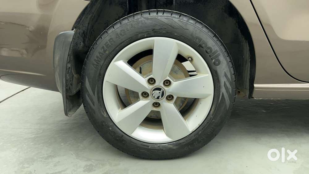 Skoda Rapid [ ] 1.5 Style Plus Tdi At, 2016, Diesel