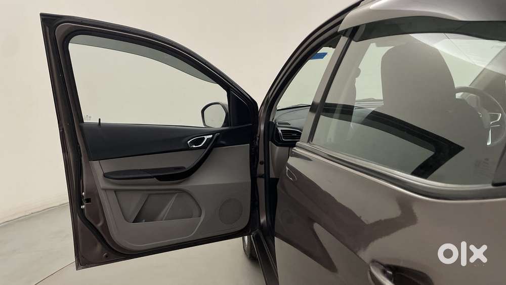 Tata Tiago Xza, 2017, Petrol