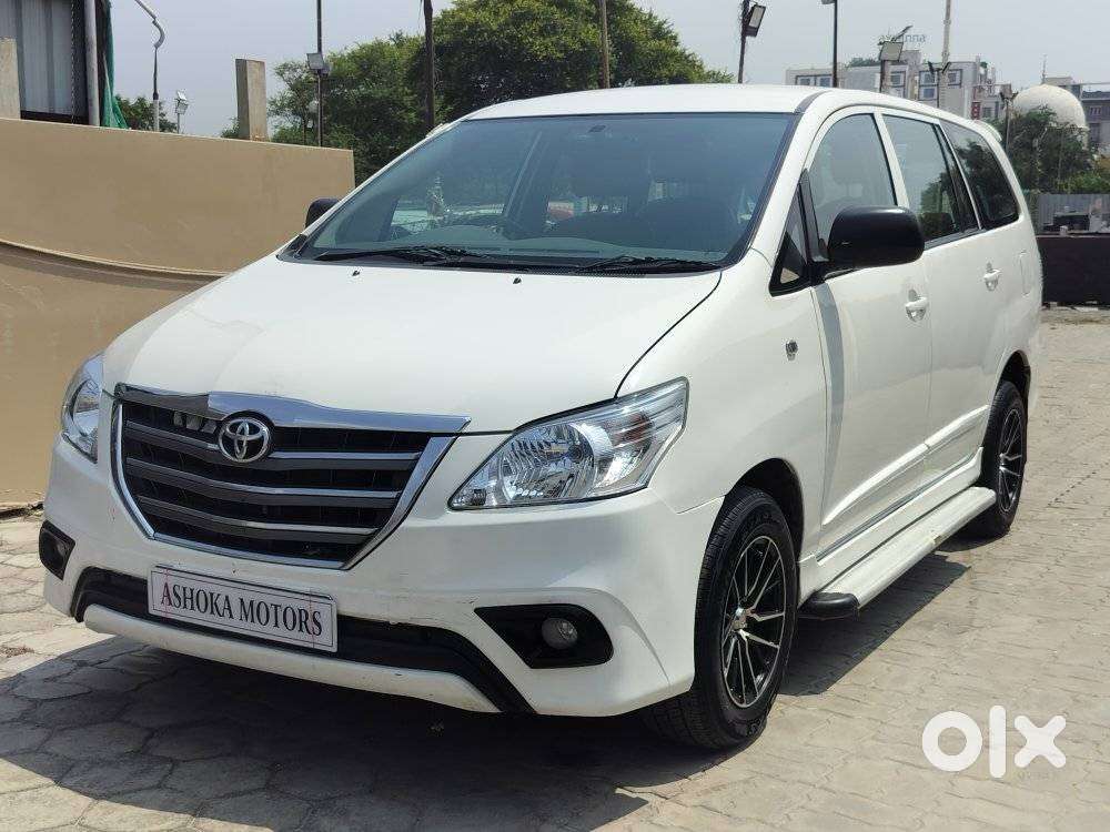 Toyota Innova 2.5 G (diesel) 7 Seater Bs Iv, 2014, Diesel