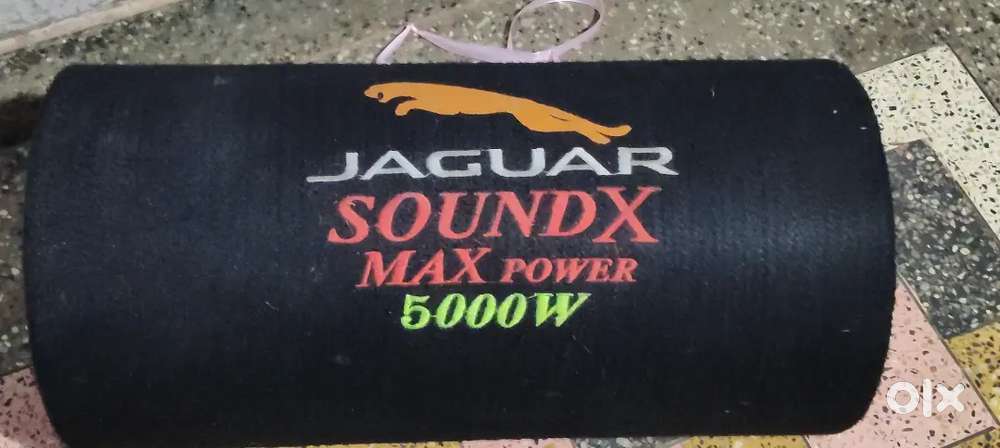 8 inch subwoofer and basstube no complaints good condition