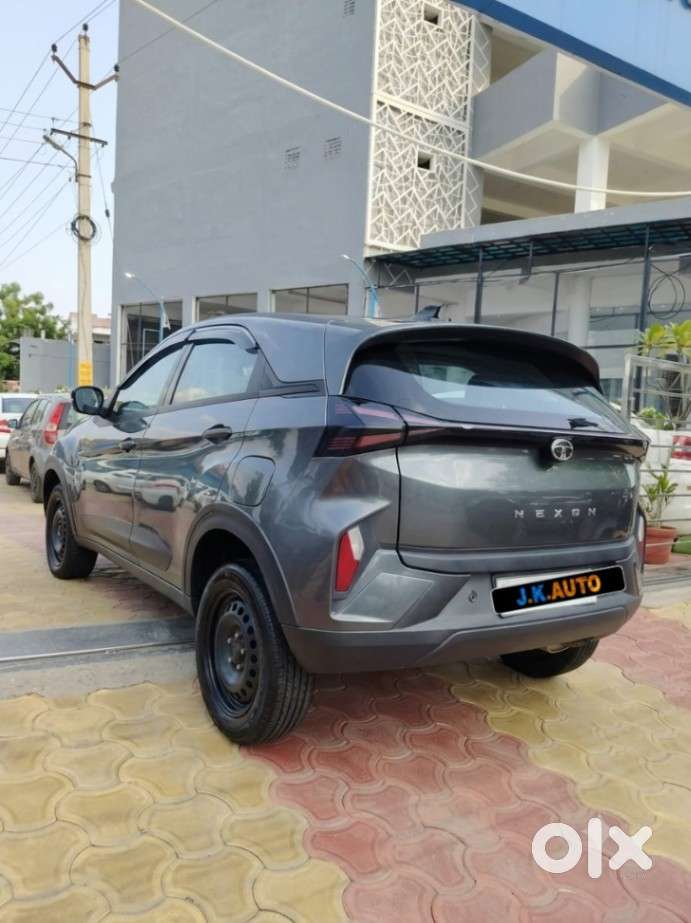 Tata Nexon Smart 1.2 Revotron Petrol 5 Mt, 2024, Petrol