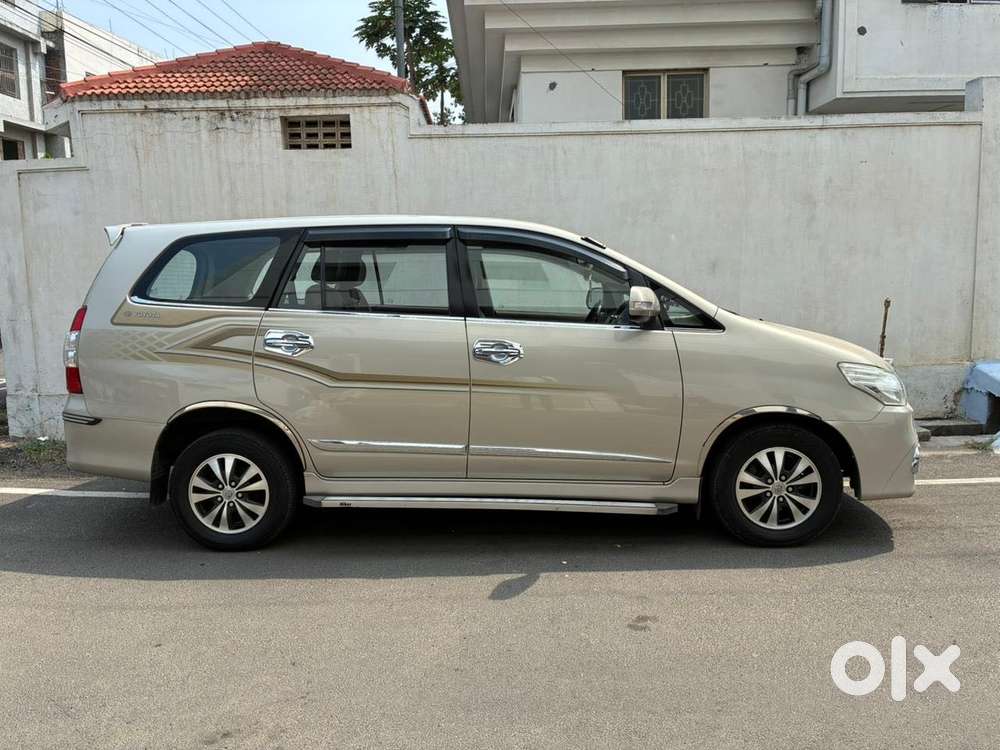 Toyota Innova 2.5 Z Diesel 7 Seater Bs Iv, 2015, Diesel