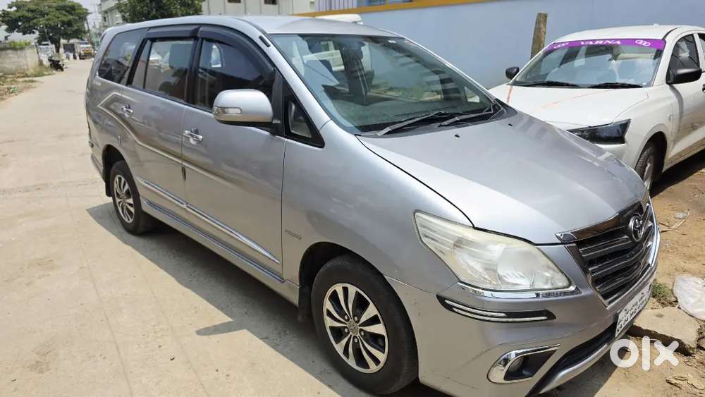 Toyota Innova 2015
