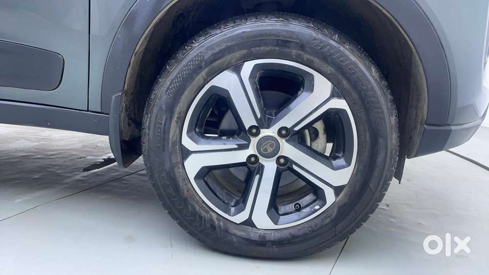 Tata Nexon 1.2 Revotron Xza Plus, 2023, Petrol