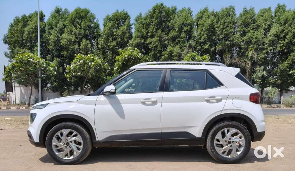 Hyundai Venue Sx Dual Tone, 2022, Diesel