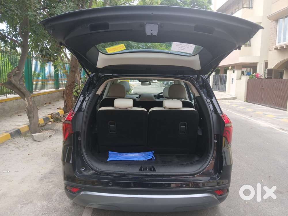 Mahindra Xuv700 2.0 Ax 7 Petrol At Luxury Pack Str, 2024, Petrol