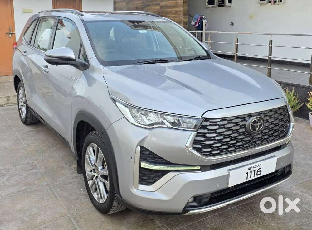 Toyota Innova Hycross 2.0 Zx (o) Hybrid 7 Str, 2023, Petrol