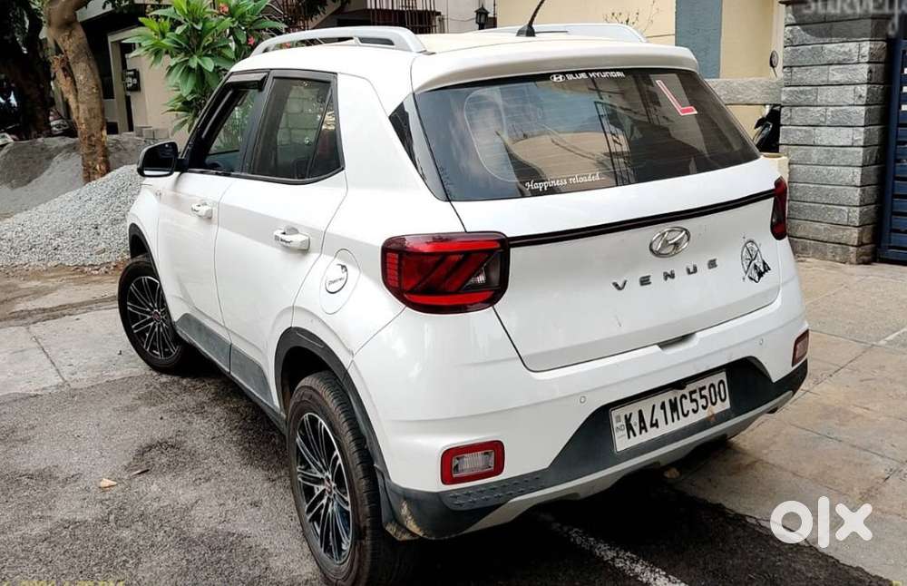 Hyundai Venue 2019 Petrol Well Maintained