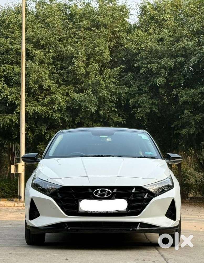 Hyundai I20 Asta (o) 1.2 Ivt Dual Tone, 2022, Petrol