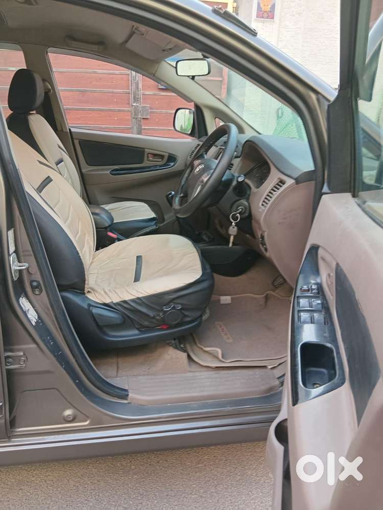 Toyota Innova 2.0 Gx 8 Seater, 2015, Diesel