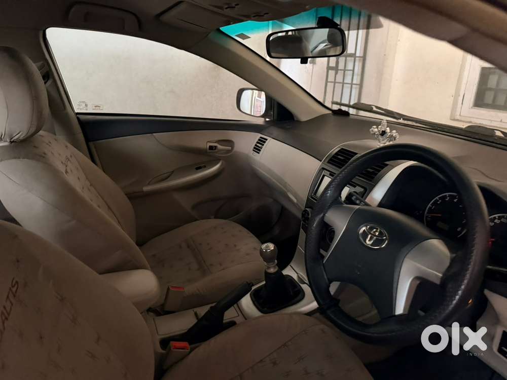 Toyota Corolla Altis 2013