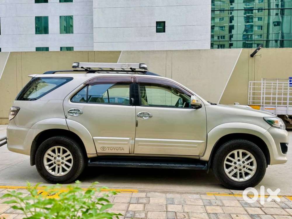 Toyota Fortuner 4x2 Manual, 2013, Diesel